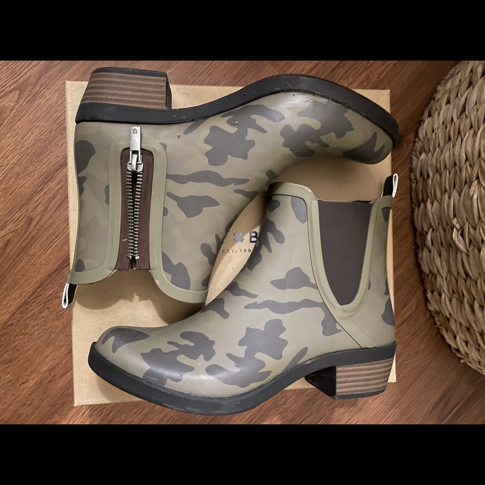 LUCKY BRAND CAMO RAIN BOOTIES *LIKE NEW*